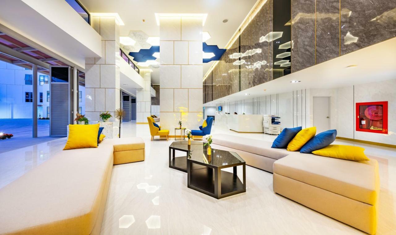 Beehive Boutique Hotel Phuket Exterior foto